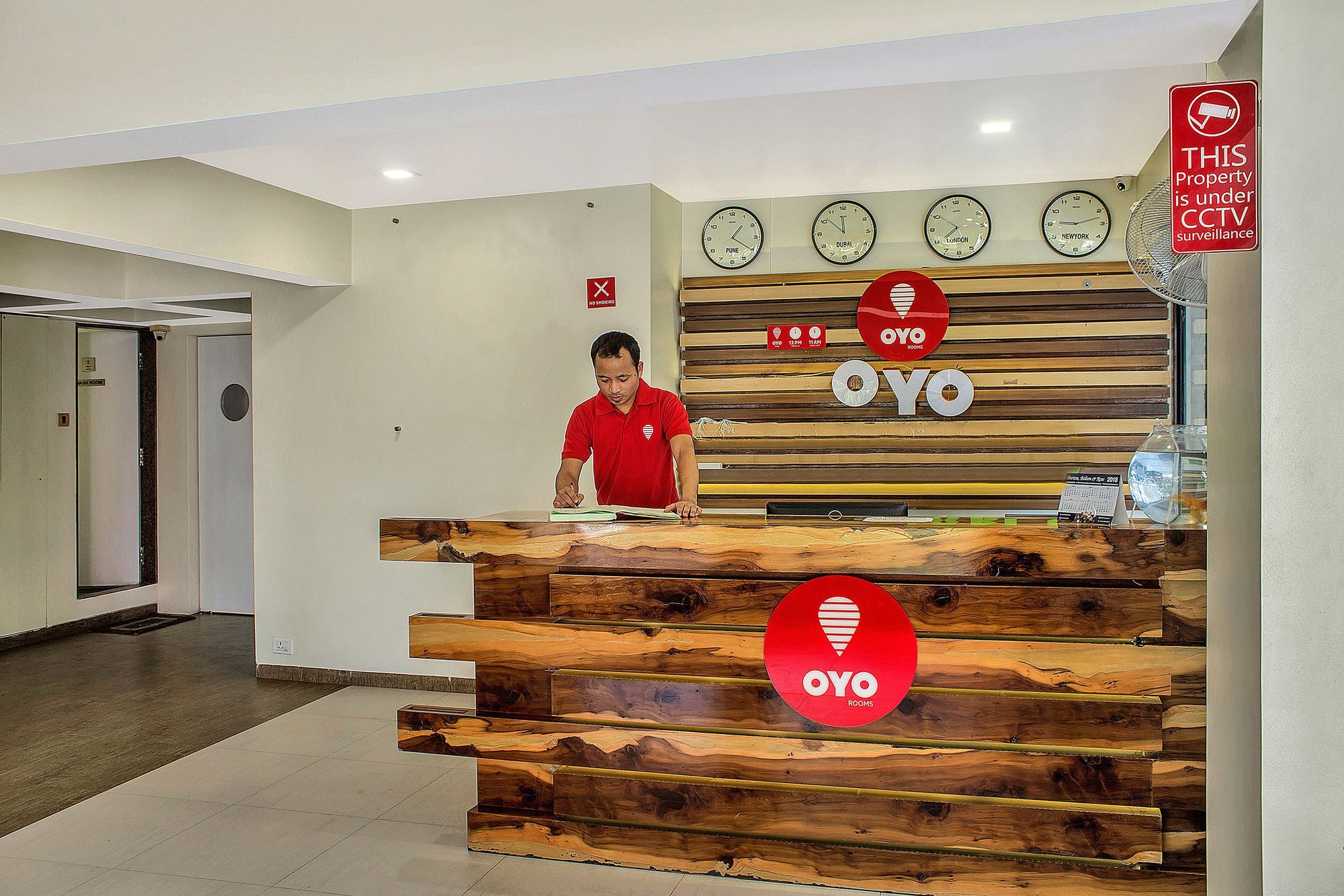 Oyo 11089 Hotel Deccan 8 Pune Exterior foto